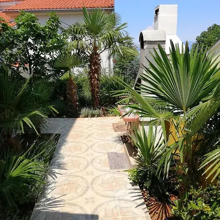 Apartamento Apartments Njivice